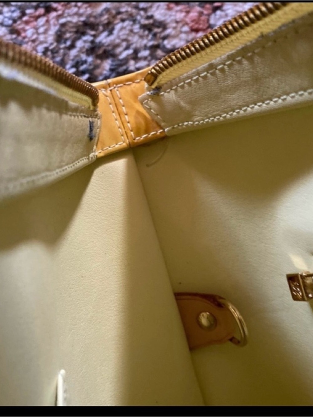 Authentic Louis Vuitton Vernis Bag - Picture 4 of 13